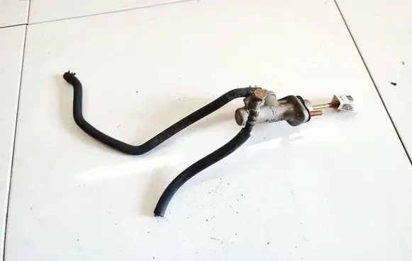 Mitsubishi Grandis Master brake cylinder