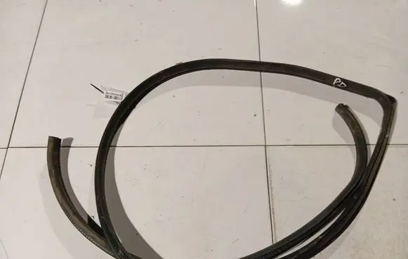 Mazda 6 Rubber seal front coupe door 