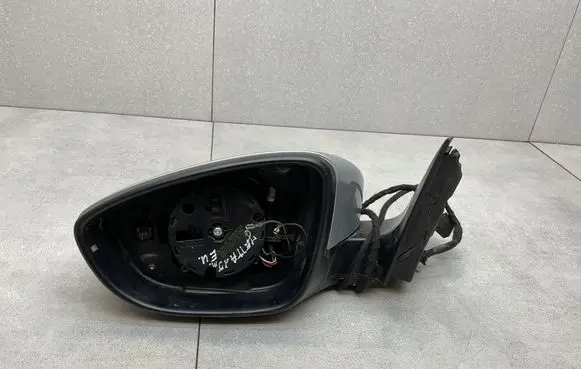 Volkswagen Jetta VI Front door electric wing mirror