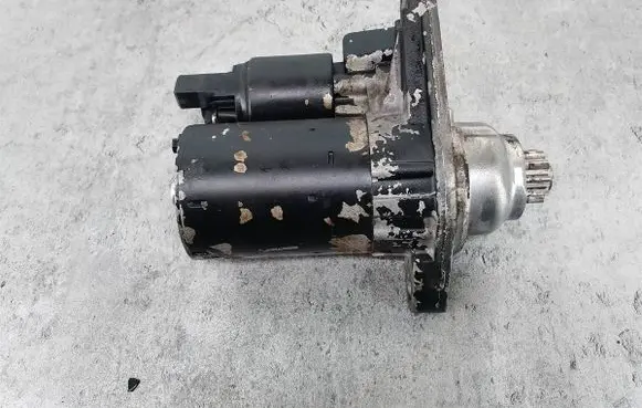 Volkswagen Fox Starter motor 1005831281