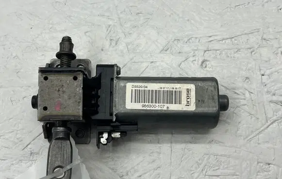 Mercedes-Benz GLS X166 Seat adjustment motor 986300107