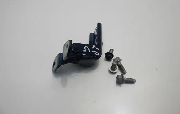 Suzuki SX4 S-Cross Front door upper hinge 2B28