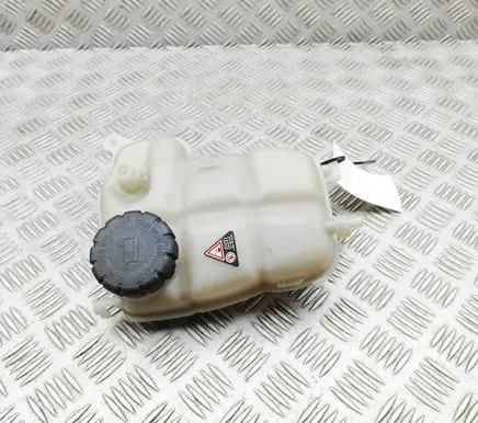 Mercedes-Benz GLB x247 Coolant expansion tank/reservoir A2475000049