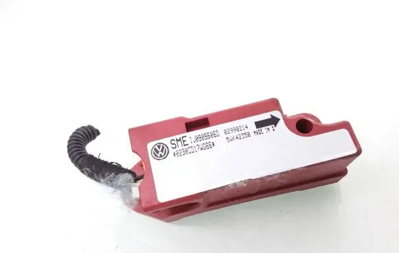 Volkswagen Golf IV Airbag deployment crash/impact sensor 1J0909606D 5WK42350