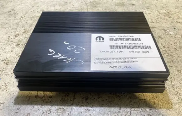 Dodge Charger Sound amplifier 68425657AA 26777AH TH1AA2899E6188