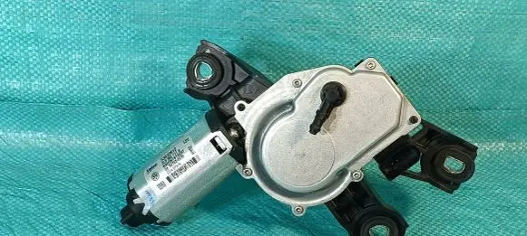 Volkswagen PASSAT B7 Rear window wiper motor 3C9955711A 347624938 53032812