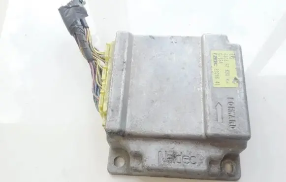 Mazda 323 Airbag control unit/module B30E57K30 3326641