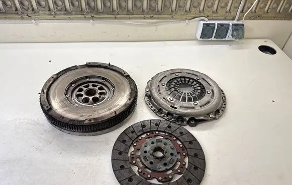 Volkswagen Transporter - Caravelle T5 Clutch set kit 1878005015 3082001739
