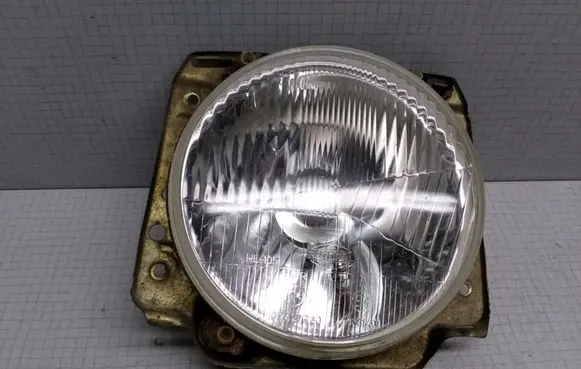 Volkswagen Golf II Headlight/headlamp 111941605A 02427R20 7R01401