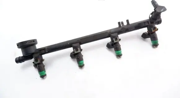 Renault Megane I Fuel injector supply line/pipe 