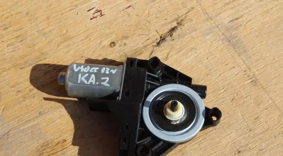 Volvo V40 Cross country Front door window regulator motor 966269103