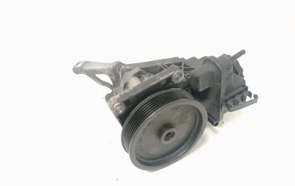 Mercedes-Benz C W204 Power steering pump A0064661501