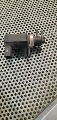 Volkswagen Crafter Turbo solenoid valve 72290320