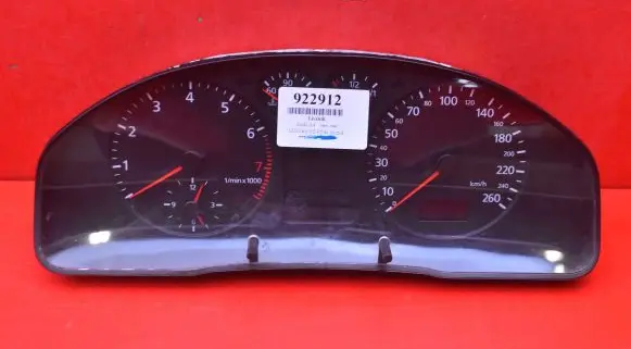 Audi A4 S4 B5 8D Speedometer (instrument cluster) 8D0919861C