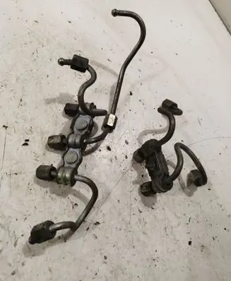 Toyota Auris 150 Fuel injector supply line/pipe 