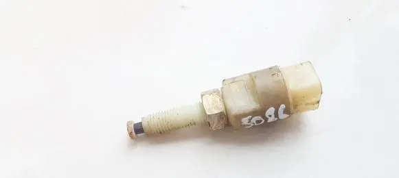 Volkswagen PASSAT B5 Brake pedal sensor switch 4a0945515a
