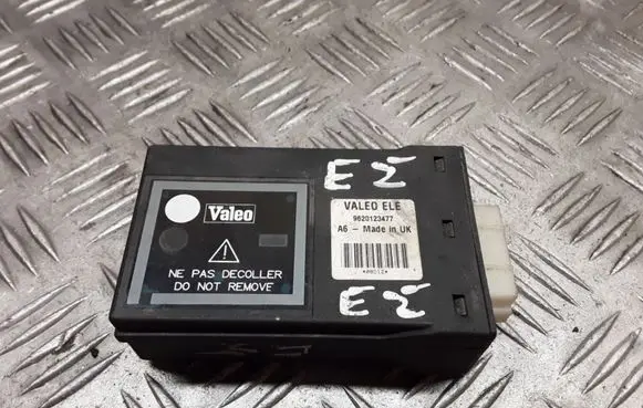 Peugeot 406 Door central lock control unit/module 9620123477
