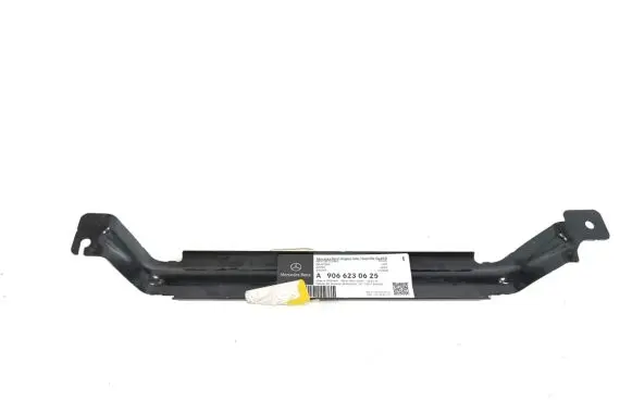 Fender mounting bracket