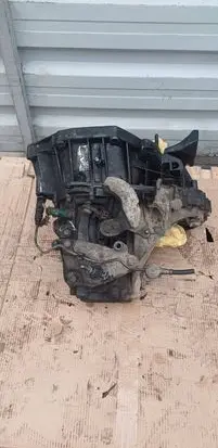 Renault Megane II Manual 6 speed gearbox 8200790637