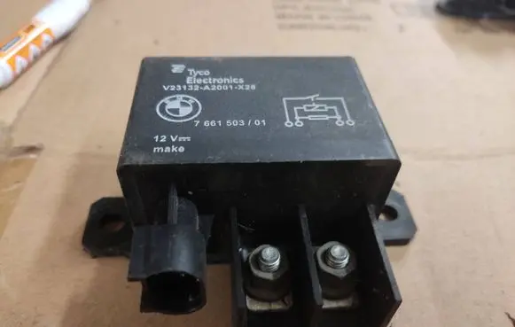 Coolant fan relay