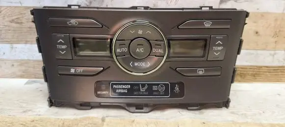 Toyota Auris 150 Climate control unit 5590002220B 5590002220 8D1061101