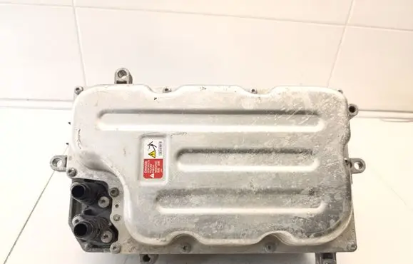 Volkswagen Golf VII Voltage converter inverter 5QE907070C