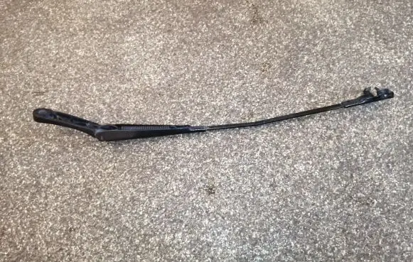 Volkswagen Golf Plus Front wiper blade arm 5M0955409A