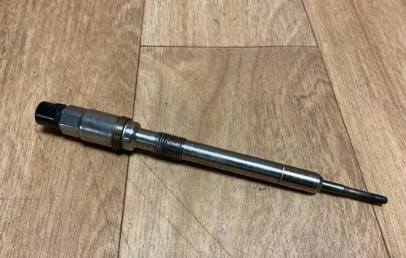 Volkswagen Touareg II Glow plug 059905061H