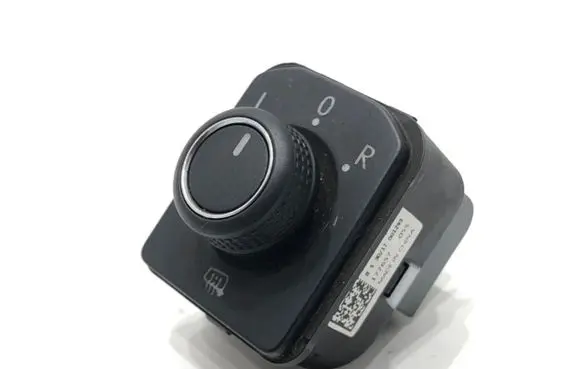 Volkswagen Polo VI Wing mirror switch