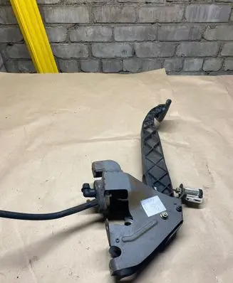 Volkswagen Transporter - Caravelle T5 Clutch pedal 7H1721059J 0395423 1137506