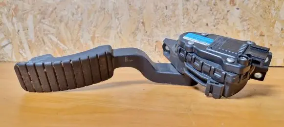 Renault Laguna II Accelerator throttle pedal 8200003392