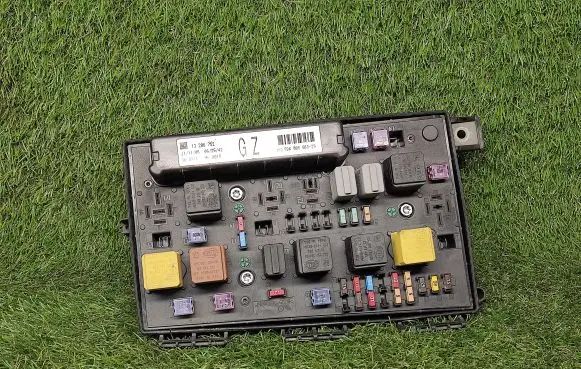 Opel Astra H Power management control unit 13206752 13206752GZ