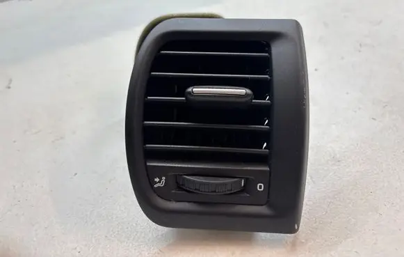 Skoda Fabia Mk2 (5J) Dashboard side air vent grill/cover trim 5J0819702