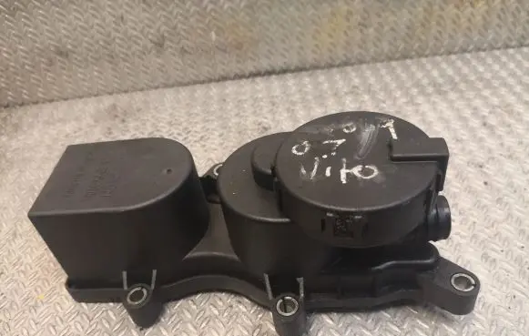 Mercedes-Benz Vito Viano W639 Oil breather separator 6460100862