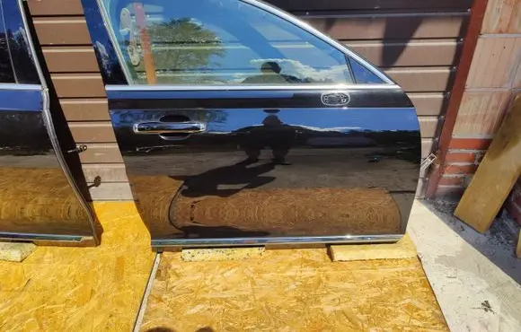 Volvo S90, V90 Front door 