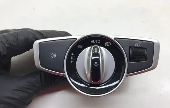 Mercedes-Benz C W205 Light switch A2059057007 10128761