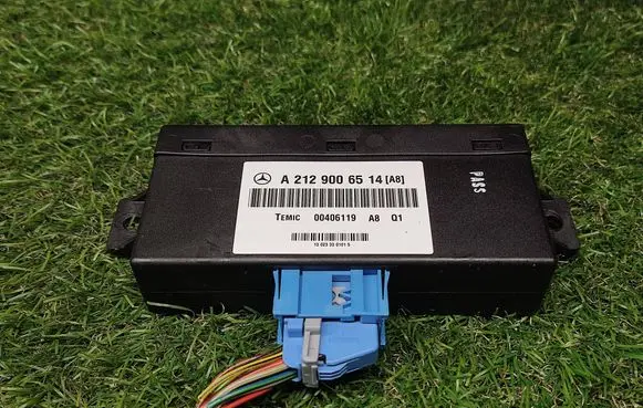Mercedes-Benz E W212 Air suspension control unit module (rear) A2129006514