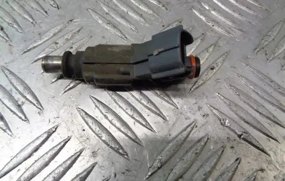 Toyota Corolla E120 E130 Fuel injector 23250-0D020