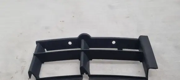 BMW 5 E39 Front bumper lower grill 8235673 51118235673