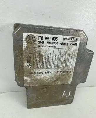 Volkswagen Touran I Airbag control unit/module 1T0909605 05H21S12