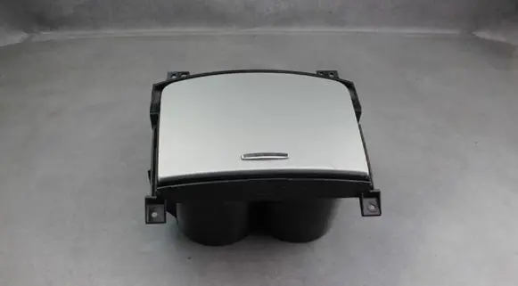 Cup holder front