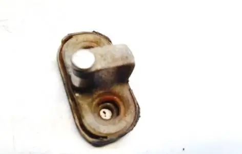 Volkswagen Polo IV 9N3 Front door lock loop/hook striker 1t0827517a