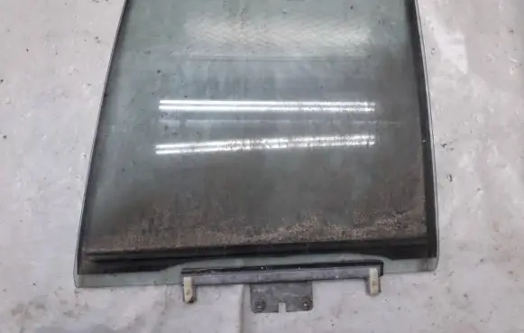 Saab 9000 CS Rear door window glass 
