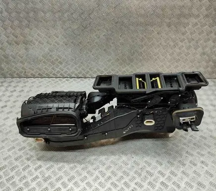 Mercedes-Benz GLE (W166 - C292) Interior heater climate box assembly A1668303860