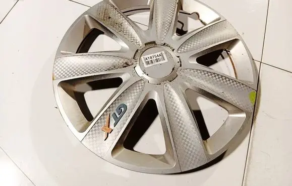 Toyota Corolla Verso E121 R15 wheel hub/cap/trim 