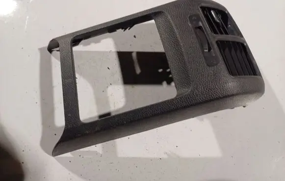 Volkswagen Jetta V Dash center air vent grill 1K0819203