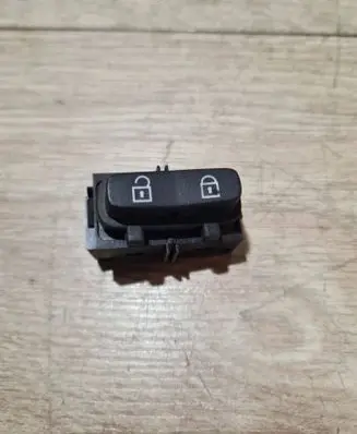 Volvo V70 Central locking switch button 30710475