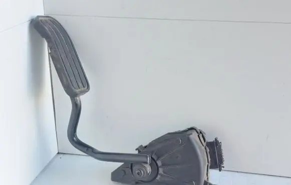 Volkswagen Sharan Accelerator throttle pedal 7M1721603