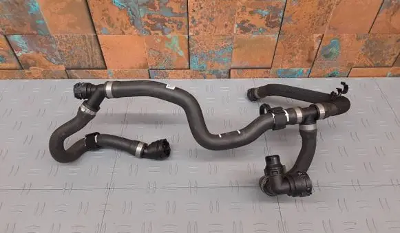 BMW X6 G06 Engine coolant pipe/hose 5A2EC98 17125A2EC98