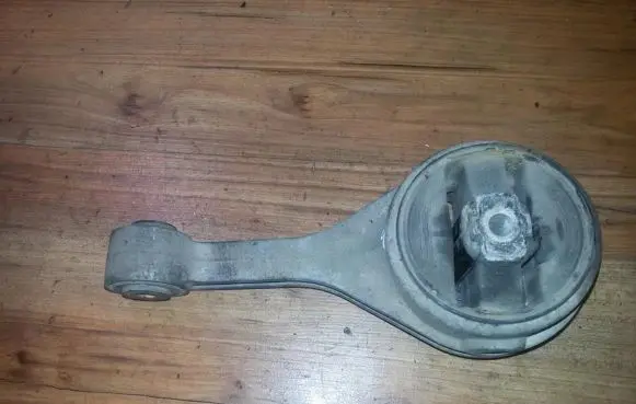 Ford Fiesta Engine mount bracket 96fb6p082be 96fb-6p082-be